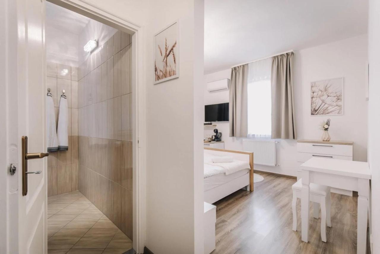 Apartmanhaz Soho Дьор Екстериор снимка