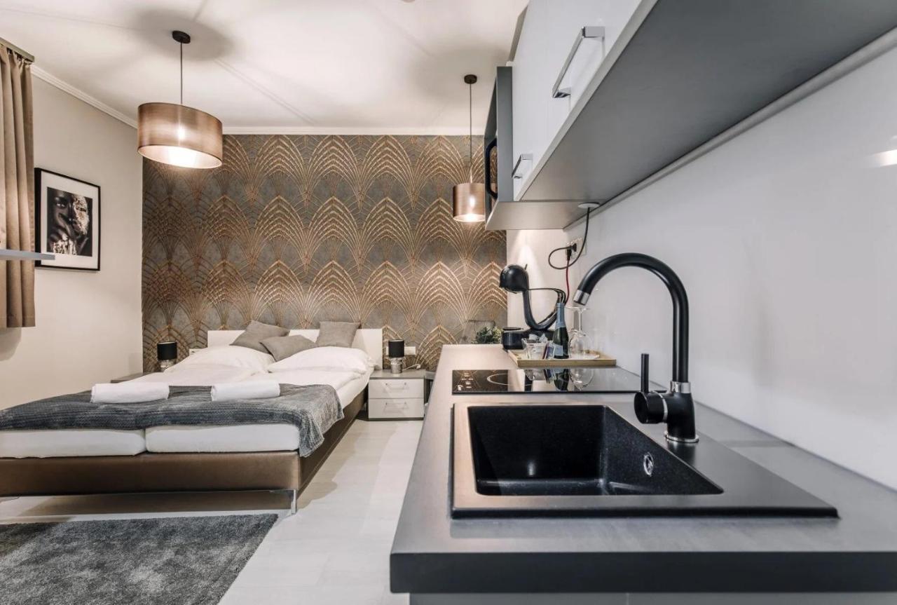 Apartmanhaz Soho Дьор Екстериор снимка