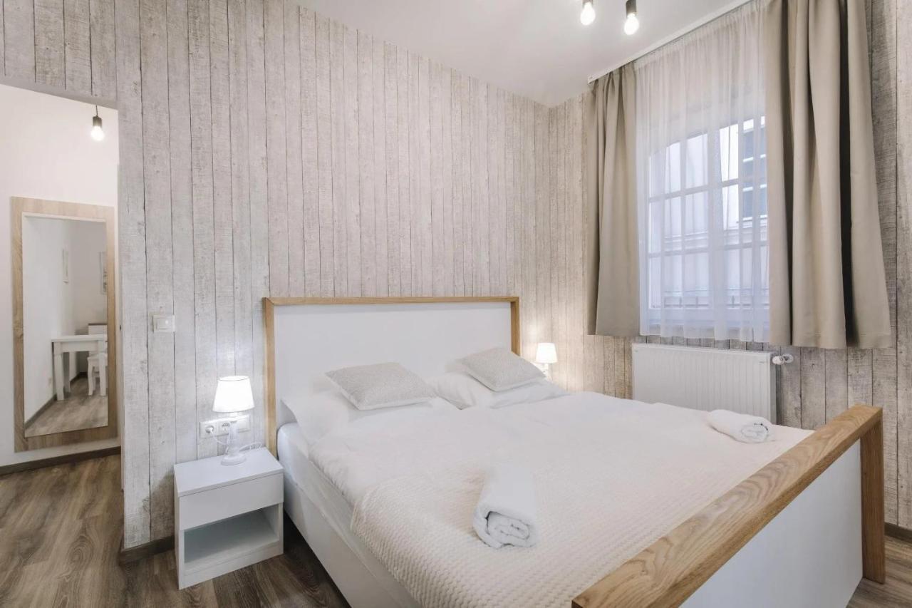 Apartmanhaz Soho Дьор Екстериор снимка