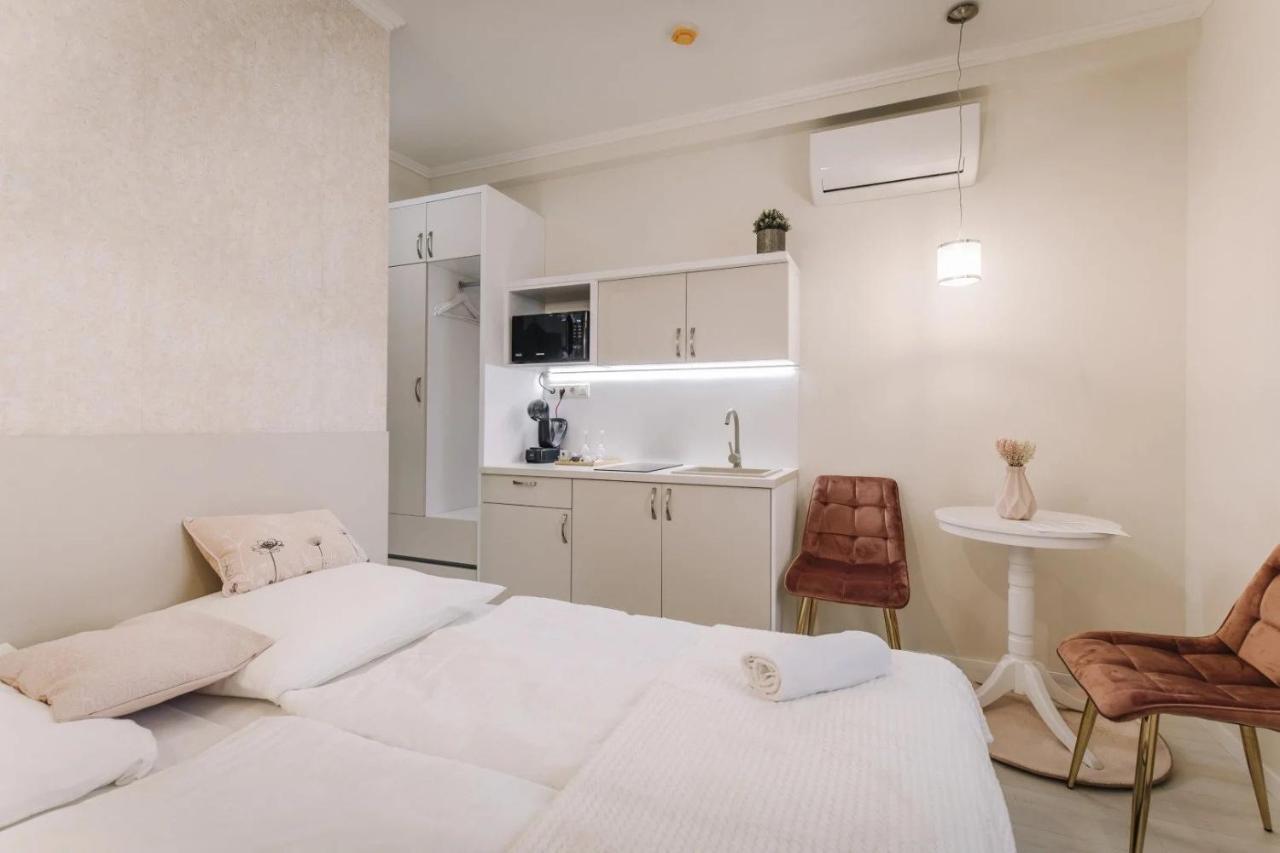 Apartmanhaz Soho Дьор Екстериор снимка