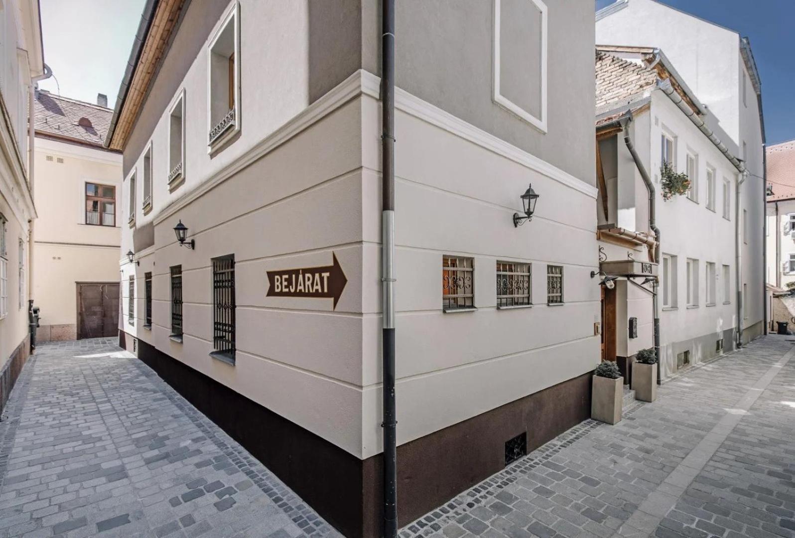 Apartmanhaz Soho Дьор Екстериор снимка